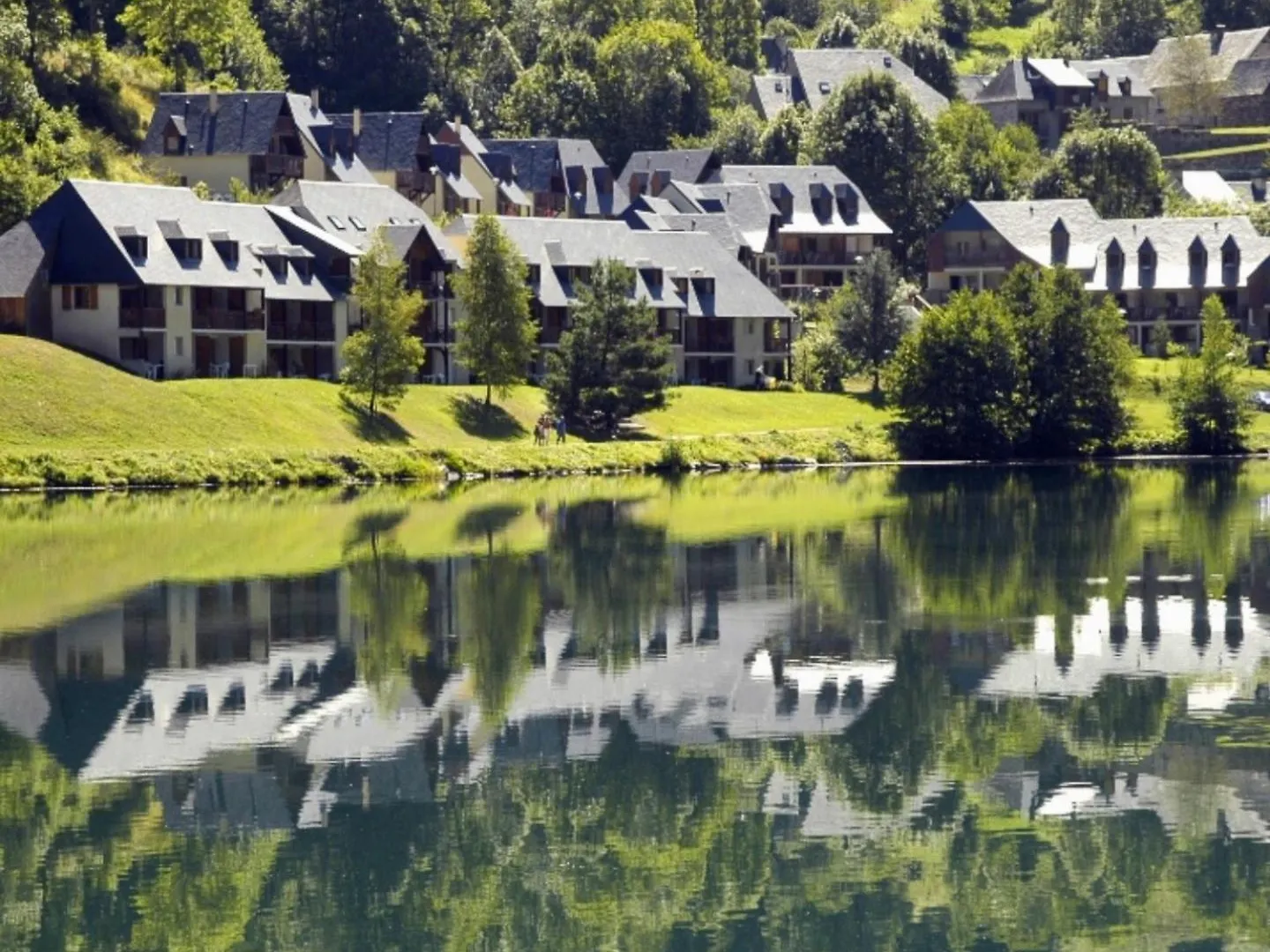 Appt T3 Calme Bord Du Lac Avec Piscine Loudenvielle